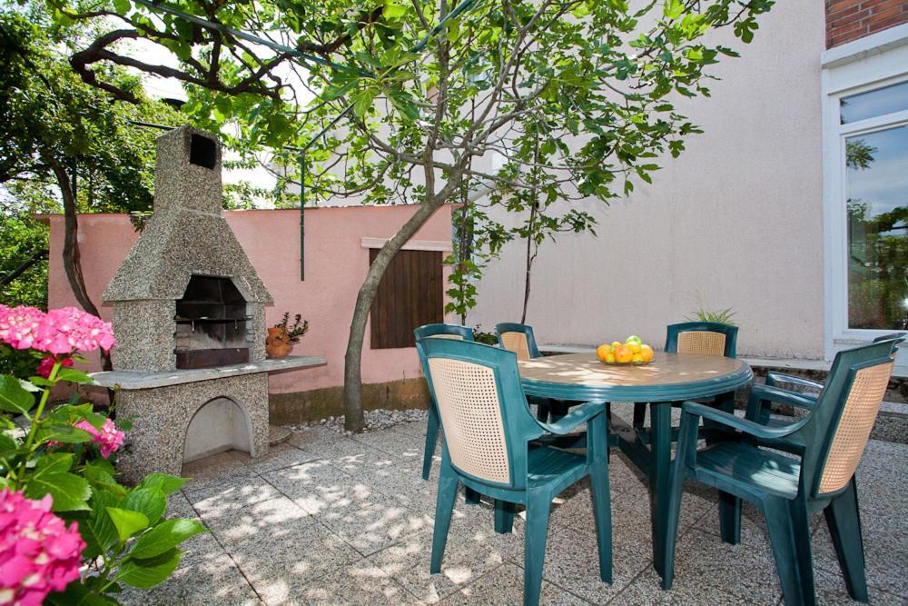 Apartments Kraljic Кърк Екстериор снимка